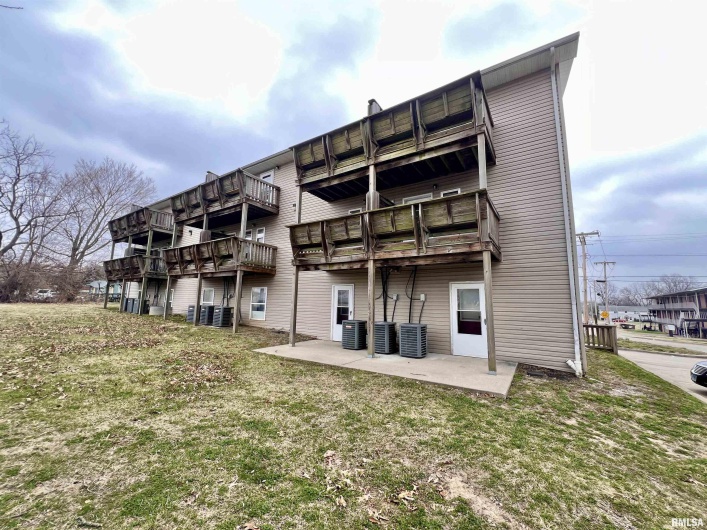 600 WASHINGTON Street, Carbondale, Illinois 62901, 0 , 0 ,0,Residential Income,For Sale,WASHINGTON,0,RMAEB452432