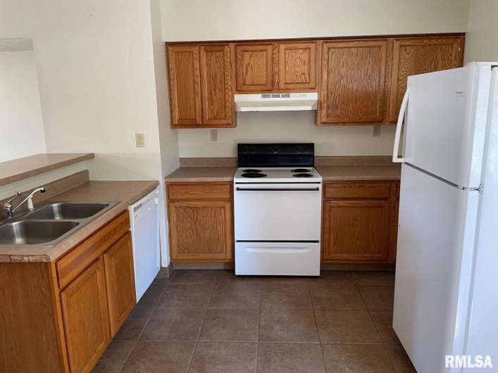 710 COLLEGE Street, Carbondale, Illinois 62901, 0 , 0 ,0,Residential Income,For Sale,COLLEGE,0,RMAEB452443