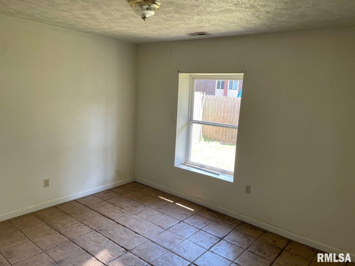710 COLLEGE Street, Carbondale, Illinois 62901, 0 , 0 ,0,Residential Income,For Sale,COLLEGE,0,RMAEB452443