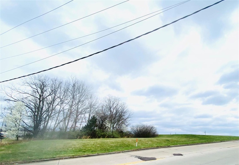 3 Broadview Street, Cape Girardeau, Missouri 63703, ,Commercial Sale,For Sale,Broadview,MAR24014235