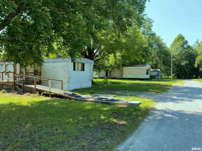 5281-5287 COUNTRY CLUB Road, Murphysboro, Illinois 62966, 0 , 0 ,0,Residential Income,For Sale,COUNTRY CLUB,0,RMAEB445821
