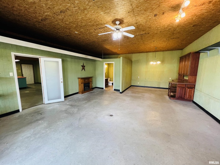 8890 US Hwy 45 N Highway, Eldorado, Illinois 62930, 0 , 0 ,0,Commercial Sale,For Sale,US Hwy 45 N,0,RMAEB452642