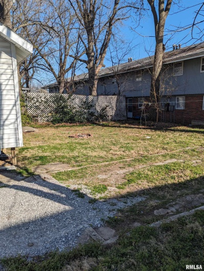 303 COLLEGE Street, Carbondale, Illinois 62901, 3 Bedrooms Bedrooms, 0 ,1 BathroomBathrooms,Residential,For Sale,COLLEGE,0,RMAEB452827