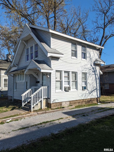303 COLLEGE Street, Carbondale, Illinois 62901, 3 Bedrooms Bedrooms, 0 ,1 BathroomBathrooms,Residential,For Sale,COLLEGE,0,RMAEB452827