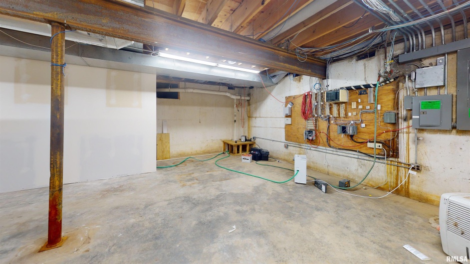 601 MAIN Street, Carbondale, Illinois 62901, 0 , 0 ,0,Commercial Sale,For Sale,MAIN,0,RMAEB452884