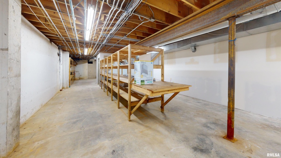 601 MAIN Street, Carbondale, Illinois 62901, 0 , 0 ,0,Commercial Sale,For Sale,MAIN,0,RMAEB452884