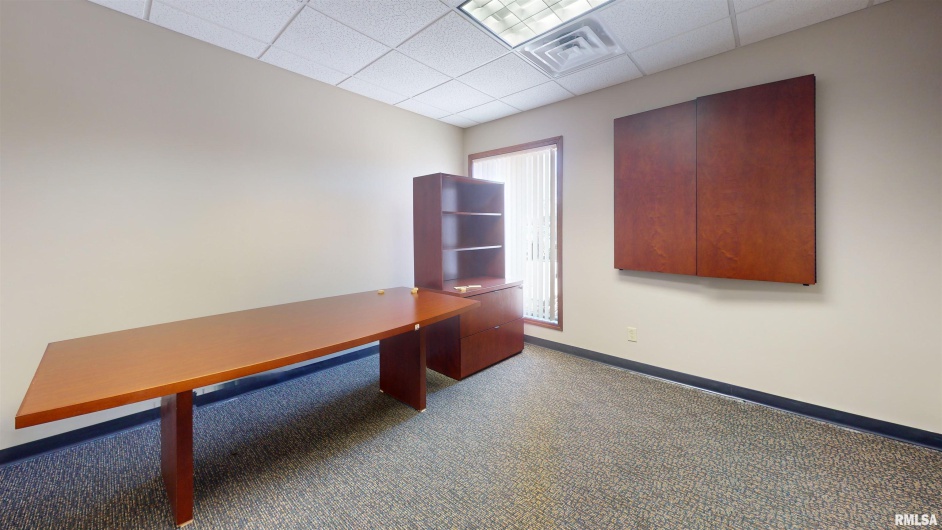 601 MAIN Street, Carbondale, Illinois 62901, 0 , 0 ,0,Commercial Sale,For Sale,MAIN,0,RMAEB452884