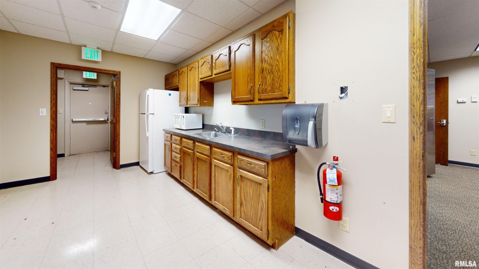 601 MAIN Street, Carbondale, Illinois 62901, 0 , 0 ,0,Commercial Sale,For Sale,MAIN,0,RMAEB452884