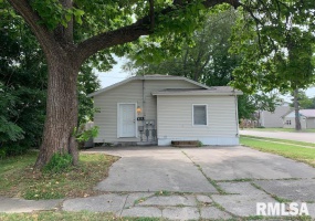 615 LOGAN Avenue, Carbondale, Illinois 62901, 0 , 0 ,0,Residential Income,For Sale,LOGAN,0,RMAEB452905