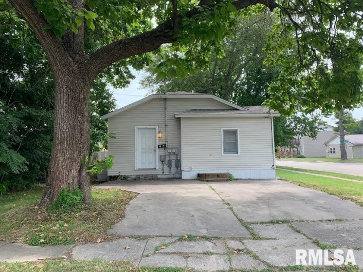 615 LOGAN Avenue, Carbondale, Illinois 62901, 0 , 0 ,0,Residential Income,For Sale,LOGAN,0,RMAEB452905