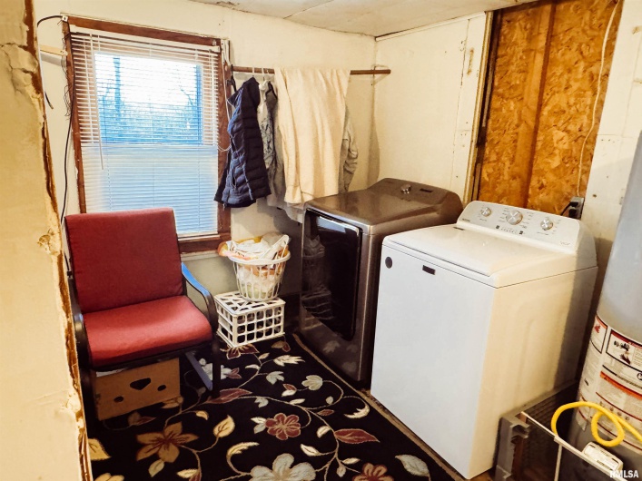 325 LEWIS Street, Anna, Illinois 62906, 2 Bedrooms Bedrooms, 0 ,1 BathroomBathrooms,Residential,For Sale,LEWIS,0,RMAEB452909