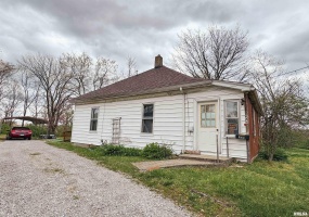 325 LEWIS Street, Anna, Illinois 62906, 2 Bedrooms Bedrooms, 0 ,1 BathroomBathrooms,Residential,For Sale,LEWIS,0,RMAEB452909