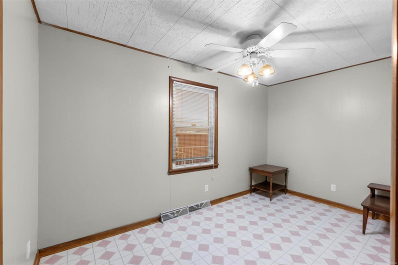 435 Frederick Street, Cape Girardeau, Missouri 63701, 6 Bedrooms Bedrooms, 12 Rooms Rooms,2 BathroomsBathrooms,Residential,For Sale,Frederick,MAR24033194