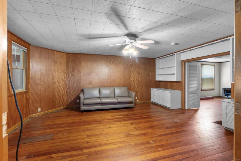 435 Frederick Street, Cape Girardeau, Missouri 63701, 6 Bedrooms Bedrooms, 12 Rooms Rooms,2 BathroomsBathrooms,Residential,For Sale,Frederick,MAR24033194