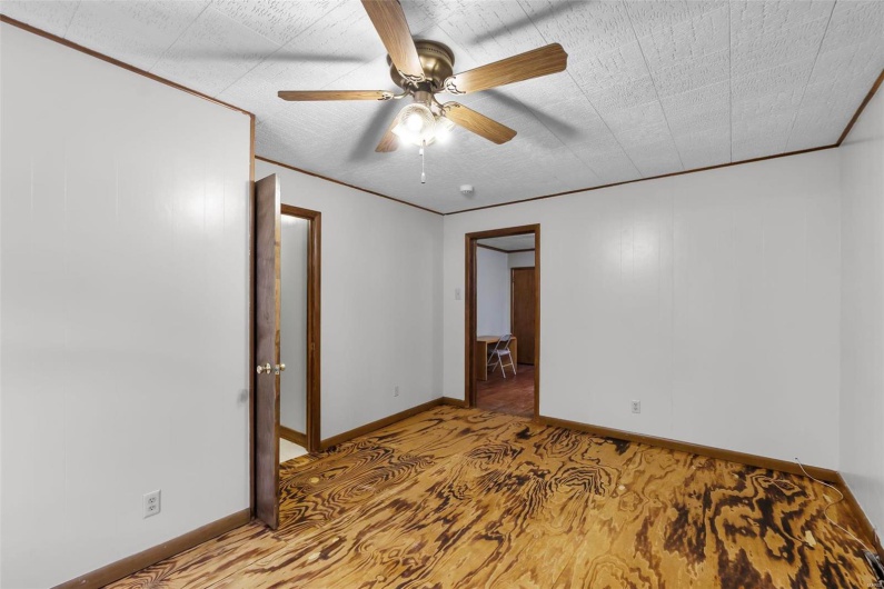 435 Frederick Street, Cape Girardeau, Missouri 63701, 6 Bedrooms Bedrooms, 12 Rooms Rooms,2 BathroomsBathrooms,Residential,For Sale,Frederick,MAR24033194