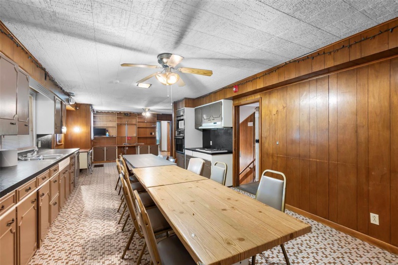 435 Frederick Street, Cape Girardeau, Missouri 63701, 6 Bedrooms Bedrooms, 12 Rooms Rooms,2 BathroomsBathrooms,Residential,For Sale,Frederick,MAR24033194