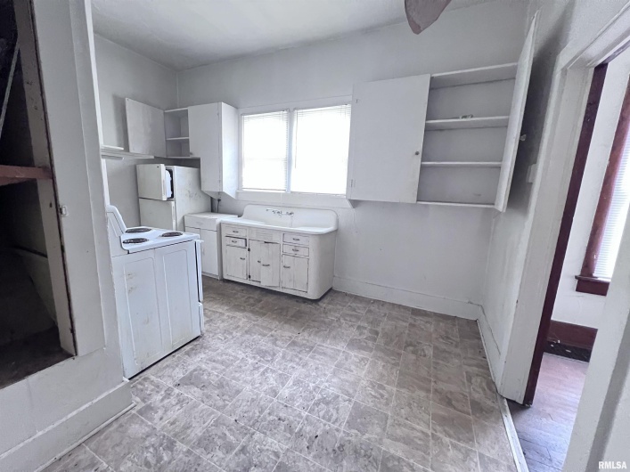 408 WASHINGTON Street, Carbondale, Illinois 62901, 0 , 0 ,0,Residential Income,For Sale,WASHINGTON,0,RMAEB453519