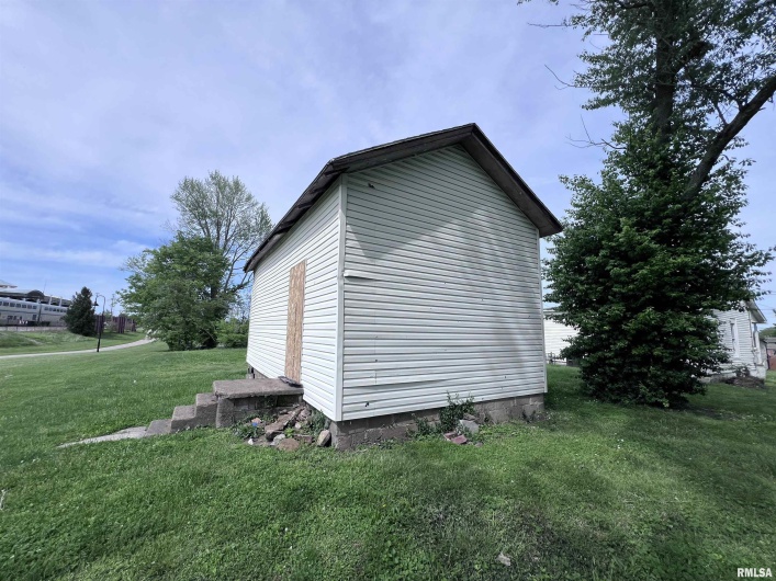 408 WASHINGTON Street, Carbondale, Illinois 62901, 0 , 0 ,0,Residential Income,For Sale,WASHINGTON,0,RMAEB453519