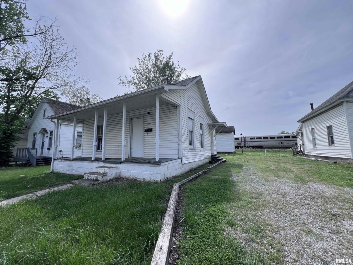 408 WASHINGTON Street, Carbondale, Illinois 62901, 0 , 0 ,0,Residential Income,For Sale,WASHINGTON,0,RMAEB453519