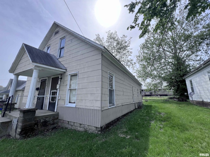 408 WASHINGTON Street, Carbondale, Illinois 62901, 0 , 0 ,0,Residential Income,For Sale,WASHINGTON,0,RMAEB453519