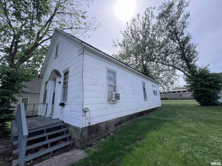 408 WASHINGTON Street, Carbondale, Illinois 62901, 0 , 0 ,0,Residential Income,For Sale,WASHINGTON,0,RMAEB453519