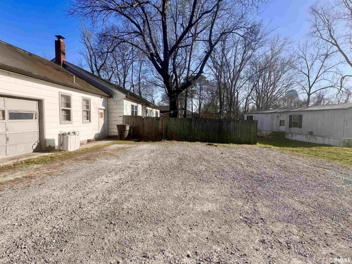 608 OAKLAND Avenue, Carbondale, Illinois 62901, 0 , 0 ,0,Residential Income,For Sale,OAKLAND,0,RMAEB452664