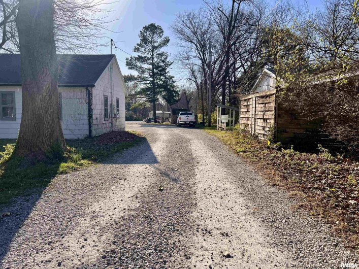608 OAKLAND Avenue, Carbondale, Illinois 62901, 0 , 0 ,0,Residential Income,For Sale,OAKLAND,0,RMAEB452664