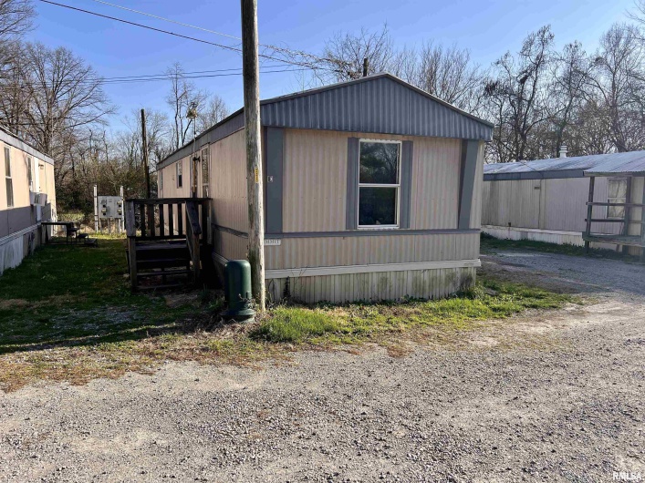 608 OAKLAND Avenue, Carbondale, Illinois 62901, 0 , 0 ,0,Residential Income,For Sale,OAKLAND,0,RMAEB452664