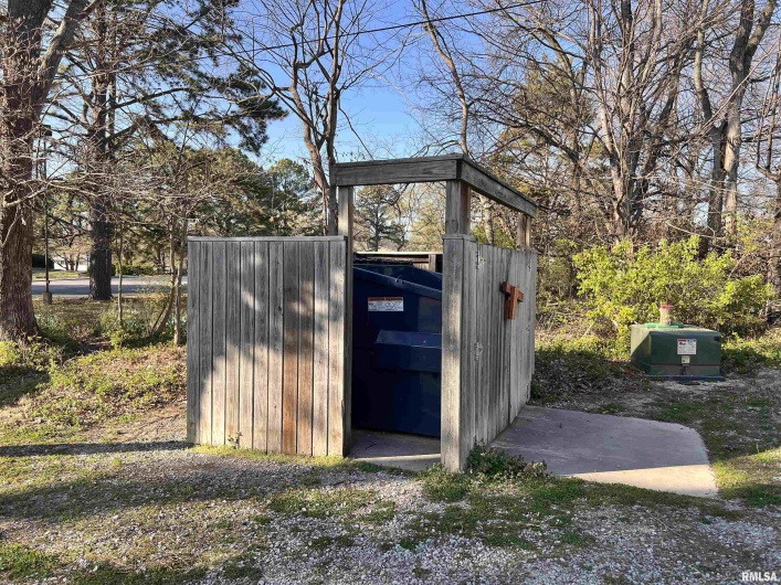 608 OAKLAND Avenue, Carbondale, Illinois 62901, 0 , 0 ,0,Residential Income,For Sale,OAKLAND,0,RMAEB452664