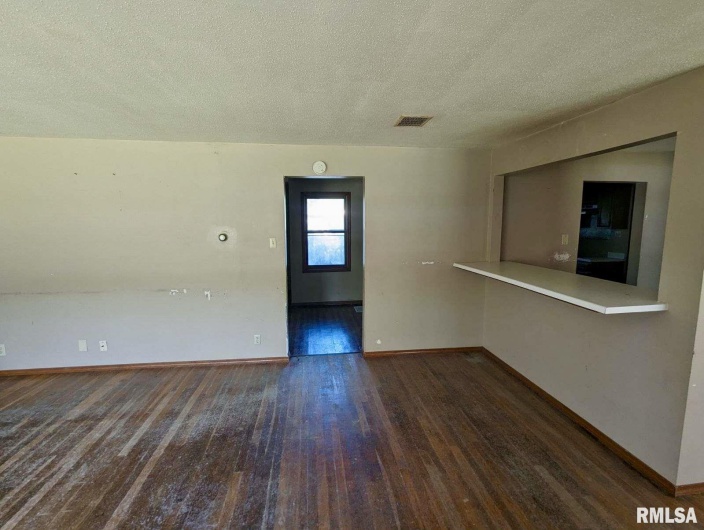 608 OAKLAND Avenue, Carbondale, Illinois 62901, 0 , 0 ,0,Residential Income,For Sale,OAKLAND,0,RMAEB452664