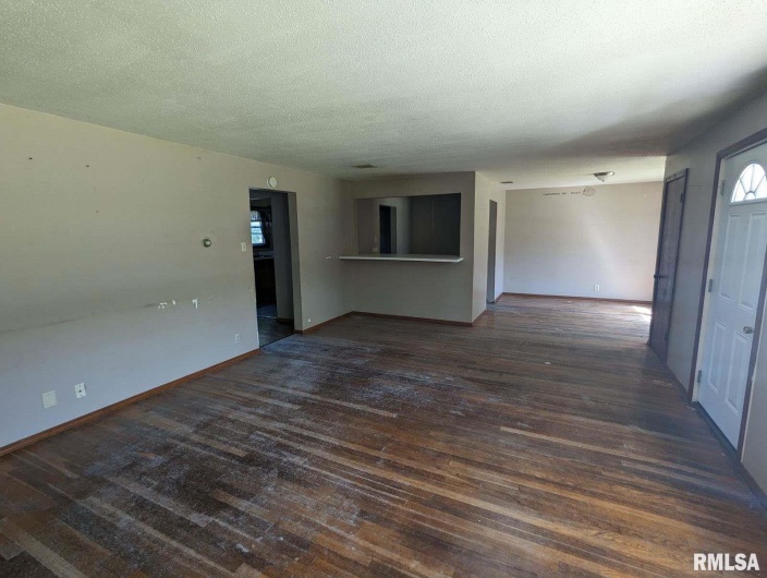 608 OAKLAND Avenue, Carbondale, Illinois 62901, 0 , 0 ,0,Residential Income,For Sale,OAKLAND,0,RMAEB452664