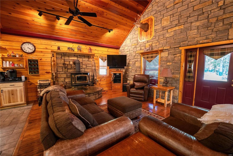 730 PCR 848, Perryville, Missouri 63775, 6 Bedrooms Bedrooms, 11 Rooms Rooms,4 BathroomsBathrooms,Farm,For Sale,PCR 848,MAR24039114