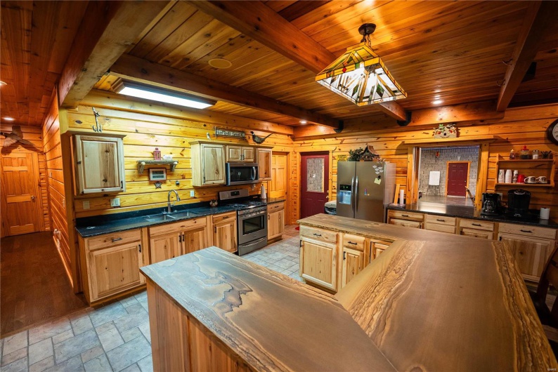 730 PCR 848, Perryville, Missouri 63775, 6 Bedrooms Bedrooms, 11 Rooms Rooms,4 BathroomsBathrooms,Farm,For Sale,PCR 848,MAR24039114