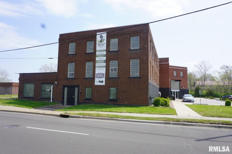 1051 WALL Street, Carbondale, Illinois 62901, 0 , 0 ,0,Commercial Sale,For Sale,WALL,0,RMAEB453994