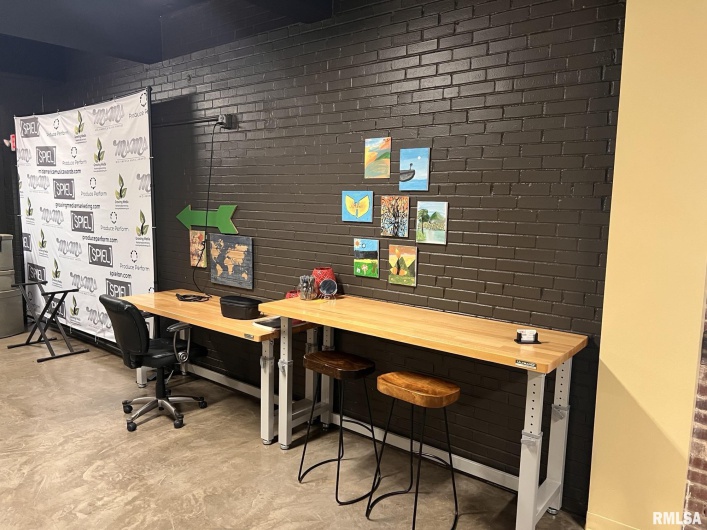1051 WALL Street, Carbondale, Illinois 62901, 0 , 0 ,0,Commercial Sale,For Sale,WALL,0,RMAEB453994