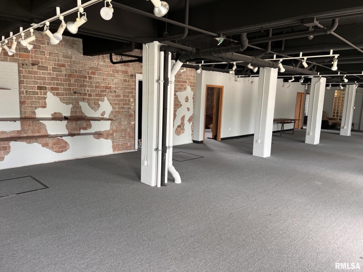 1051 WALL Street, Carbondale, Illinois 62901, 0 , 0 ,0,Commercial Sale,For Sale,WALL,0,RMAEB453994