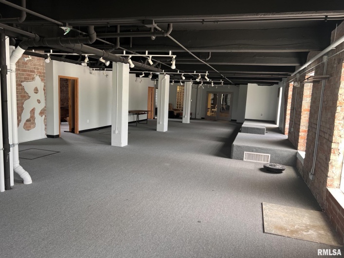 1051 WALL Street, Carbondale, Illinois 62901, 0 , 0 ,0,Commercial Sale,For Sale,WALL,0,RMAEB453994