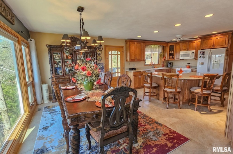 1065 LAKESHORE Drive South, Goreville, Illinois 62939, 3 Bedrooms Bedrooms, 0 ,3 BathroomsBathrooms,Residential,For Sale,LAKESHORE,0,RMAEB452938