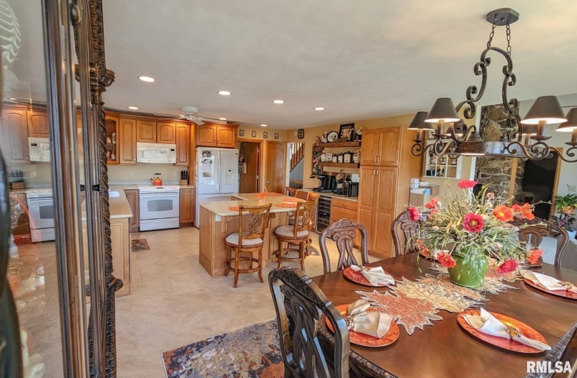 1065 LAKESHORE Drive South, Goreville, Illinois 62939, 3 Bedrooms Bedrooms, 0 ,3 BathroomsBathrooms,Residential,For Sale,LAKESHORE,0,RMAEB452938