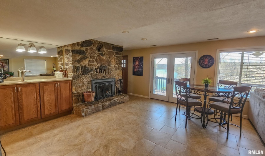 1065 LAKESHORE Drive South, Goreville, Illinois 62939, 3 Bedrooms Bedrooms, 0 ,3 BathroomsBathrooms,Residential,For Sale,LAKESHORE,0,RMAEB452938