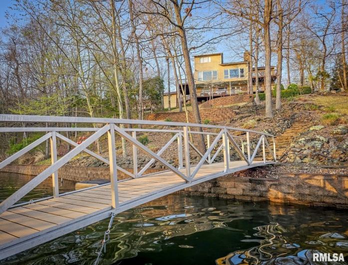 1065 LAKESHORE Drive South, Goreville, Illinois 62939, 3 Bedrooms Bedrooms, 0 ,3 BathroomsBathrooms,Residential,For Sale,LAKESHORE,0,RMAEB452938