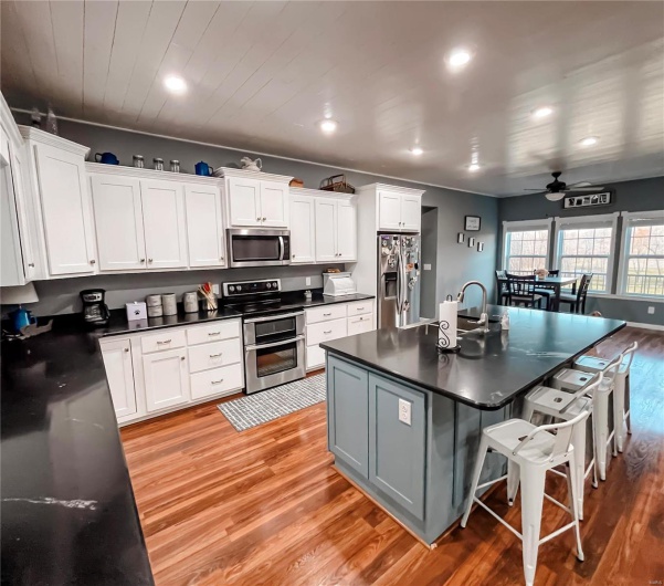5246 County Road 280, Puxico, Missouri 63960, 5 Bedrooms Bedrooms, 12 Rooms Rooms,3 BathroomsBathrooms,Farm,For Sale,County Road 280,MAR24019337