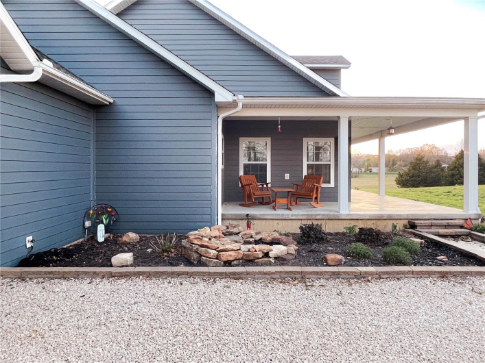 5246 County Road 280, Puxico, Missouri 63960, 5 Bedrooms Bedrooms, 12 Rooms Rooms,3 BathroomsBathrooms,Farm,For Sale,County Road 280,MAR24019337