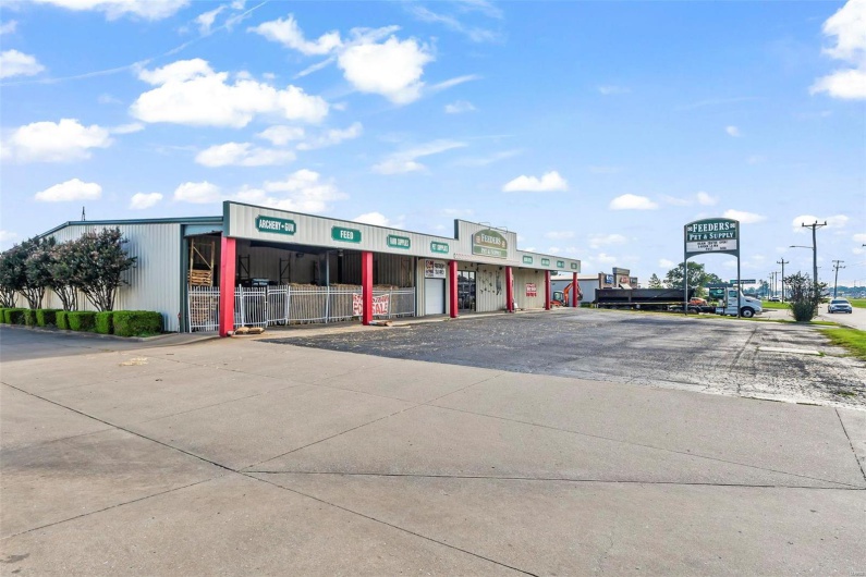 1014 Linn Street, Sikeston, Missouri 63801, ,Commercial Sale,For Sale,Linn,MAR24039645