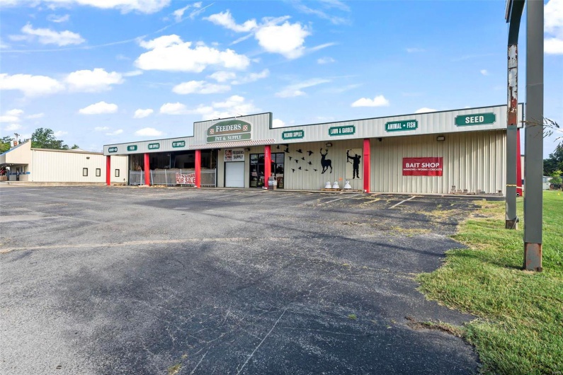1014 Linn Street, Sikeston, Missouri 63801, ,Commercial Sale,For Sale,Linn,MAR24039645