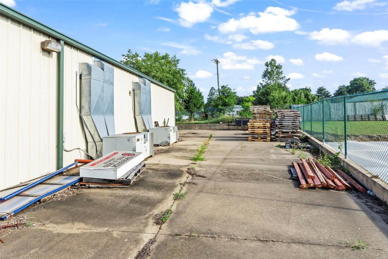 1014 Linn Street, Sikeston, Missouri 63801, ,Commercial Sale,For Sale,Linn,MAR24039645