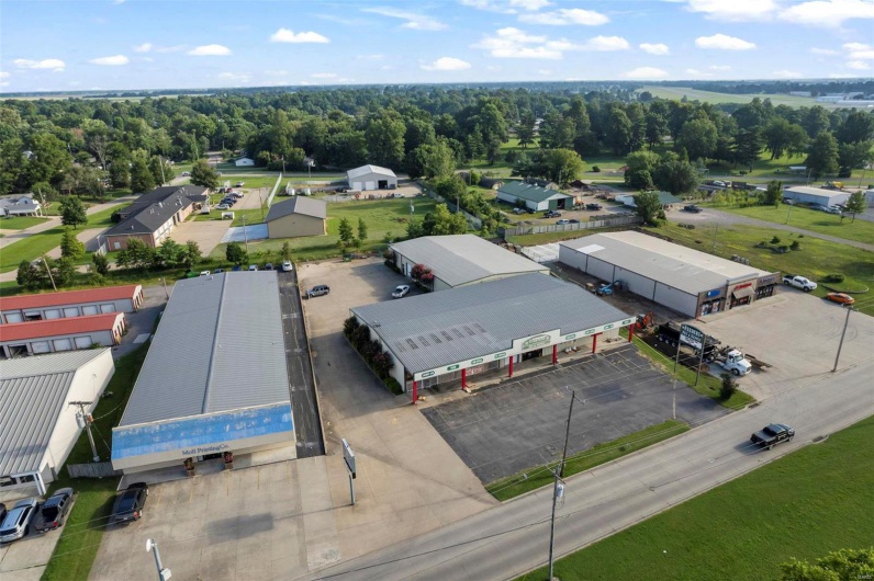 1014 Linn Street, Sikeston, Missouri 63801, ,Commercial Sale,For Sale,Linn,MAR24039645