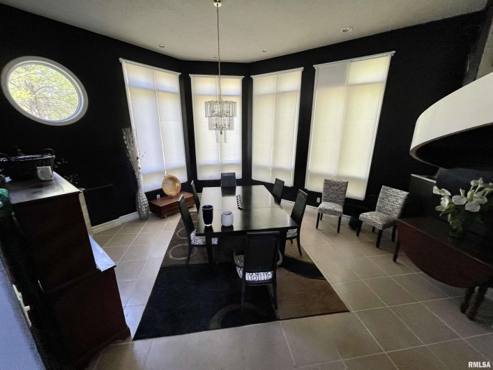 412 WAGON WHEEL Road, Carbondale, Illinois 62901, 6 Bedrooms Bedrooms, 0 ,5 BathroomsBathrooms,Residential,For Sale,WAGON WHEEL,0,RMAQC4254271