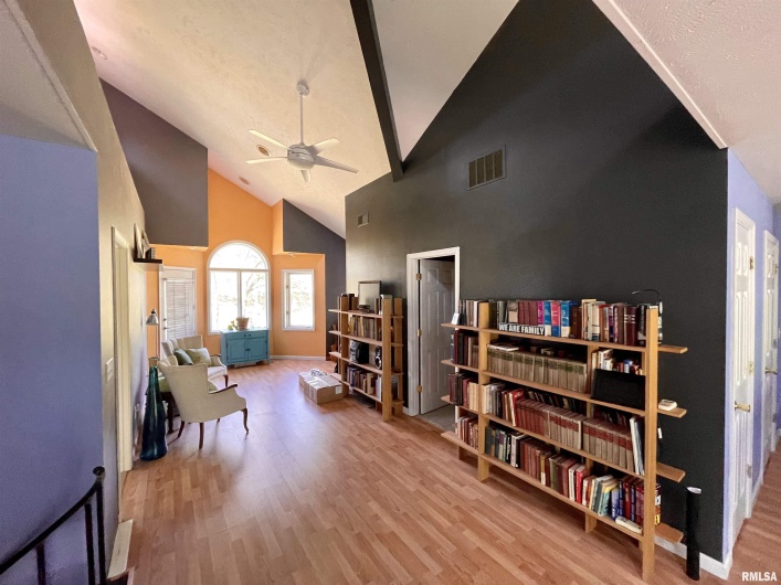 412 WAGON WHEEL Road, Carbondale, Illinois 62901, 6 Bedrooms Bedrooms, 0 ,5 BathroomsBathrooms,Residential,For Sale,WAGON WHEEL,0,RMAQC4254271