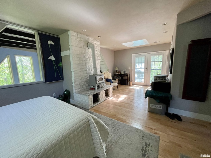 412 WAGON WHEEL Road, Carbondale, Illinois 62901, 6 Bedrooms Bedrooms, 0 ,5 BathroomsBathrooms,Residential,For Sale,WAGON WHEEL,0,RMAQC4254271